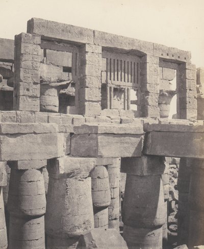 Karnak Theben, Palace - Hypostyle Hall - Vindue og hovedstæder i ..., 1851-52, trykt 1853-54. af Félix Teynard
