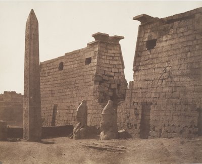 Luxor Theben, tidligere konstruktion - Colossi Pylon and Obelisk, 1851-52. af Félix Teynard