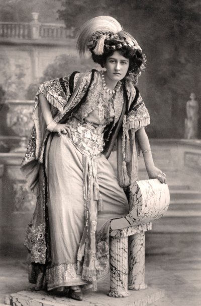 Elizabeth Firth, skuespillerinde, 1908. af Foulsham and Banfield