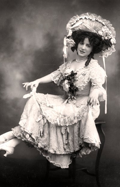 Fanny Dango 1878-1972, sangerinde og danser, begyndelsen af det 20. århundrede. af Foulsham and Banfield