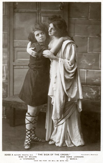 Ivy Millais og Marie Leonhard, skuespillerinder, omkring 1900-tallet. af Foulsham and Banfield