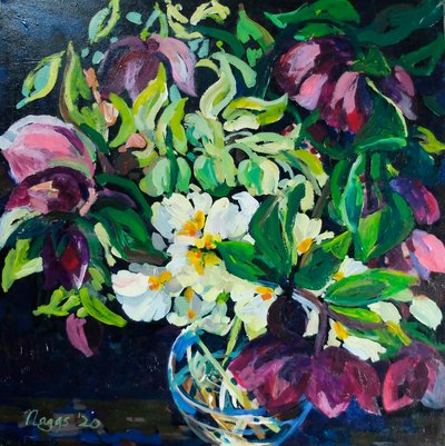 Helibore and Primroses on a Dark Ground, 2020 (akryl på lærred) af Frances Naggs
