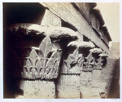 Hovedstæderne i portikoen, Temple of Khnum, Esna, Egypten, 1862 af Francis Bedford
