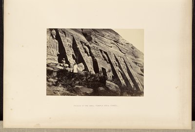 Facaden på det lille tempel Abou Simbel af Francis Frith