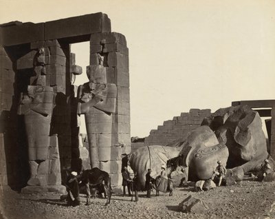 Faldet statue ved Ramesseum, Theben af Francis Frith
