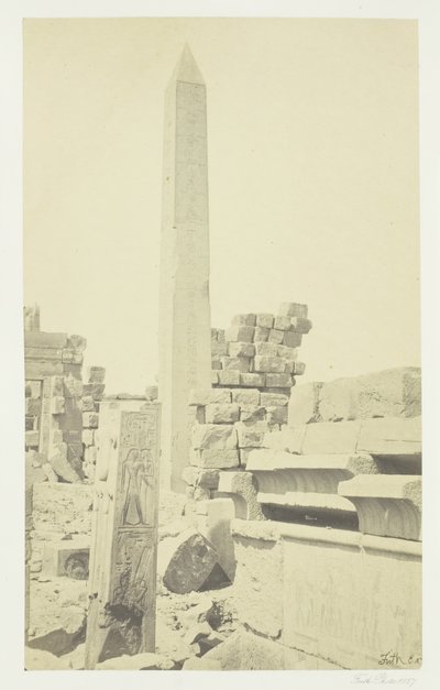 Obelisk og granit Lotus-søjle, Karnac, 1857. af Francis Frith