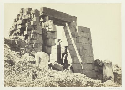 Pylon af granit, Theben af Francis Frith