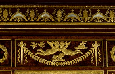 Møbler: detaljer om garderobedrivhusjuvelerne af impress Josephine de Beauharnais (Marie-Joseph-Rose de Tascher de la Pagerie) (Marie Joseph Rose) (1763-1814) lavet af træ, forgyldt bronze af Francois Jacob-Desmalter (Jacob Desmalter ) (1770-1841) af Francois Honore Georges Jacob Desmalter