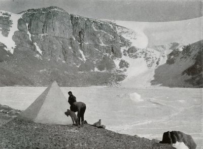 The Devils Punch Bowl, en tom Cwm i det sydvestlige hjørne af Granite Harbour, 1912, 1913 af Frank Debenham
