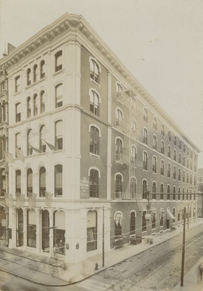 S.S. White Building (albumin print) af Frank Hamilton Taylor