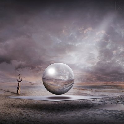 Surrealistisk ørkenkugle af Franziskus Pfleghart