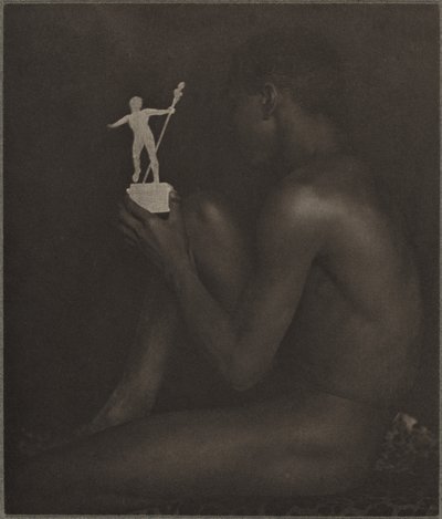 Ibenholt og elfenben, 1899. af Fred Holland Day