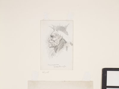Indian Head, ukendt dato (blyant på hvidt papir) af Frederic Remington