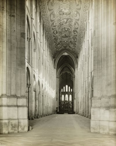 Ely-katedralen: Kirkeskibet fra portalen af Frederick H. Evans