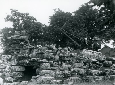 Bygning af ElandAntelope Paddock i London Zoo, juni 1924 af Frederick William Bond