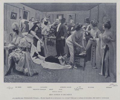 Skuespillerinder morer sig i omklædningsrummene på Theatre des Varietes, Paris (s/h-billede) af French Photographer