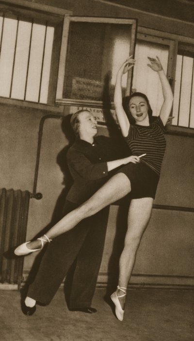 Bronislava Nijinska med Rosella Hightower, fra Grand Ballet de Monte-Carlo, 1949 (fotogravure) af French Photographer