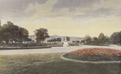 Compiegne, facaden af ​​paladset på den lille park af French Photographer
