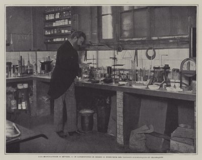 Direktør for videnskabelige og tekniske værker i kemilaboratoriet på Sevres porcelænsfabrik, Frankrig (s/h foto) af French Photographer