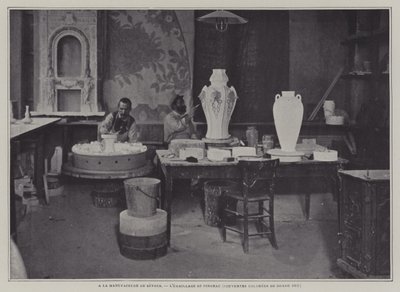 Emaljering med pensel på Sevres porcelænsfabrik, Frankrig (s/h foto) af French Photographer