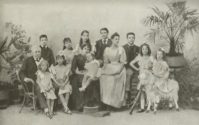 Ferdinand De Lesseps, med sin kone og børn (s/h foto) af French Photographer