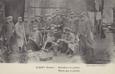 Maxim pistol i position, Albert, Somme, Første Verdenskrig (s/h foto) af French Photographer