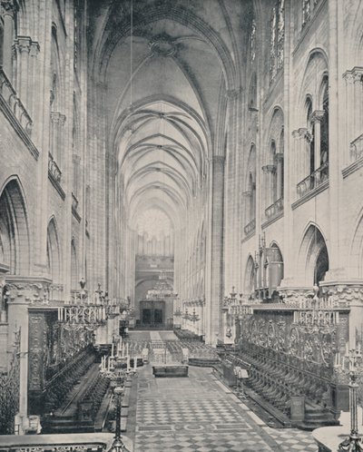 Paris: Det indre af Notre Dame-katedralen (s/h-billede) af French Photographer