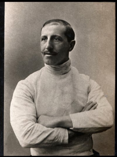 Portræt af Giuseppe Pini (f. 1853), italiensk fægter. af French Photographer