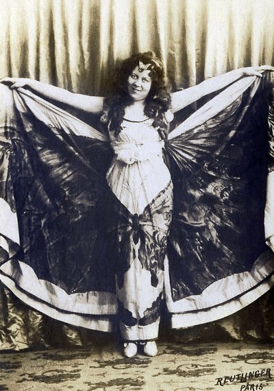 Portræt af Loie Fuller (1862-1928), amerikansk komiker, sanger, danser. af French Photographer