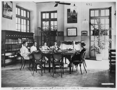 Folkeskole for drenge i Hanoi, ca. 1920 af French Photographer
