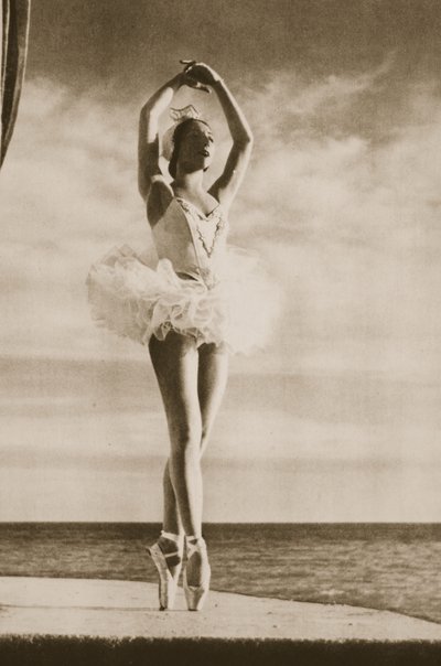 Rosella Hightower in Swan Lake, fra Grand Ballet de Monte-Carlo, 1949 (fotogravure) af French Photographer
