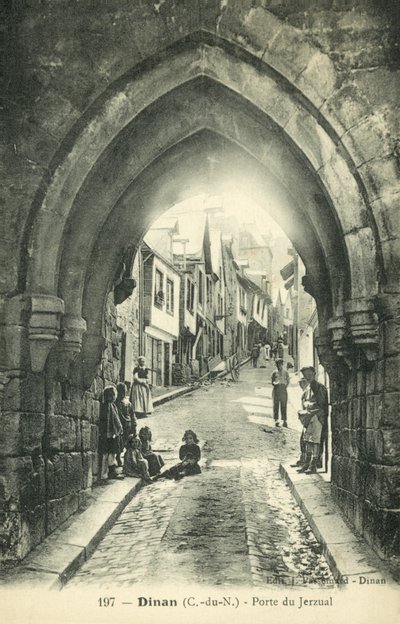 Rue du Jezual, Dinan (s/h-billede) af French Photographer