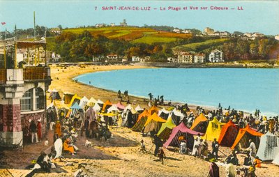 Saint-Jean-de-Luz, stranden og udsigten over Ciboure (farvefoto) af French Photographer
