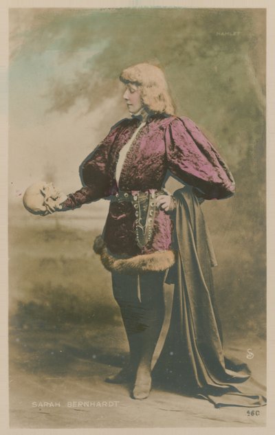 Sarah Bernhardt i kostume som Hamlet af French Photographer