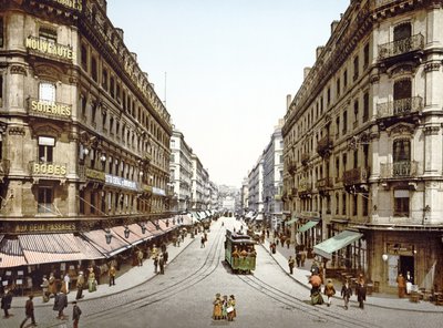 Udsigt ned ad Rue de la Republic, Lyons, 1890-1900 af French Photographer