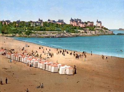 Udsigt over Pointe de la Malouine fra Plage de lEcluse, Dinard, 1890-1900 af French Photographer