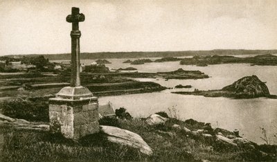 Île de Bréhat: Croix St Michel og øerne Kerpont, begyndelsen af det 20. århundrede (s/h-foto) af French Photographer