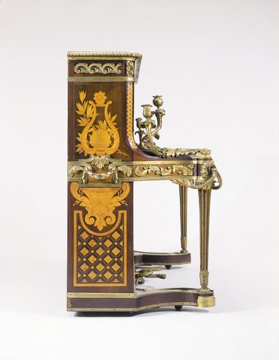 Et intarsia- og parketindlagt opretstående klaver af French School