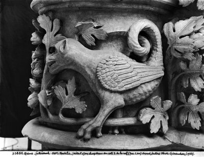 Basilisk, hovedstad fra katedralen Notre Dame i Reims (gipsstøbt af sten) af French School