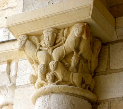 Kapital, der forestiller løver og ansigter af French School