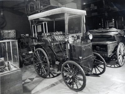 Tidlig Peugeot bil, ca. 1898 af French School