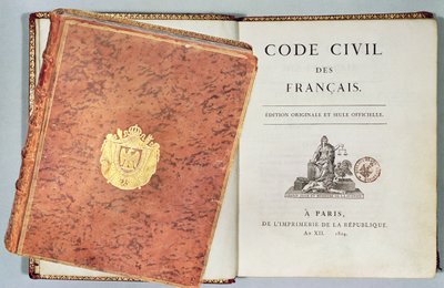 Le Code Civil des Francais, der viser indbinding og titelblad, første udgave pub. 1804 af French School