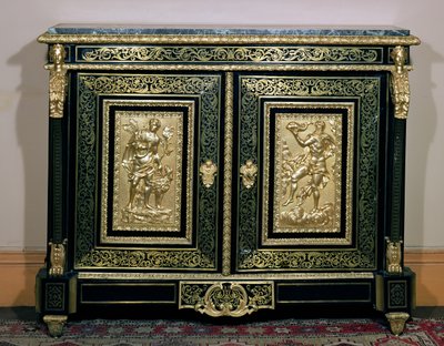 Skab i Louis XIV-stil, låger dekoreret med boulle-arbejde og ormolu-relieffer af French School