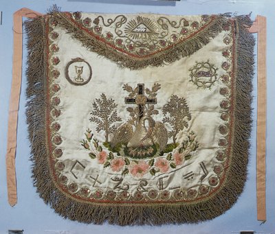 Frimurerforklæde med forskellige symboler (broderet silke) af French School