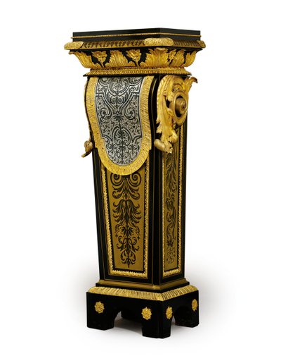 En af et par Louis XV-marquetry piedestaler, muligvis bestilt af Claude-Francois Julliot, ca. 1750-60 (ormolu monteret Boulle tin, messing indlagt horn & skildpadde) (se også 469020) af French School