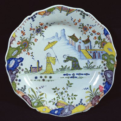 Tallerken, dekoreret i Chinoiserie-stil, skabt i Rouen (keramik) af French School