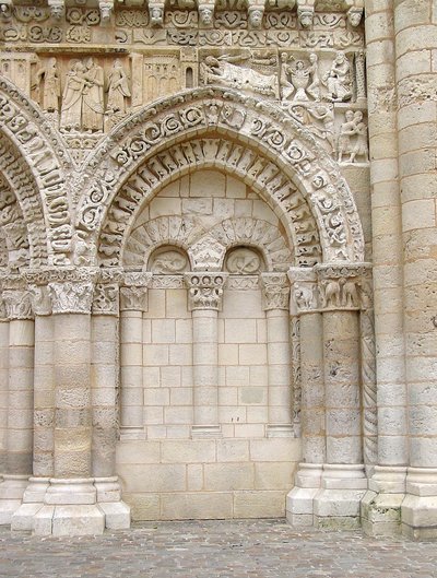 Portal fra Vestfacaden af French School