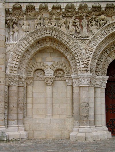 Portal fra Vestfacaderne af French School