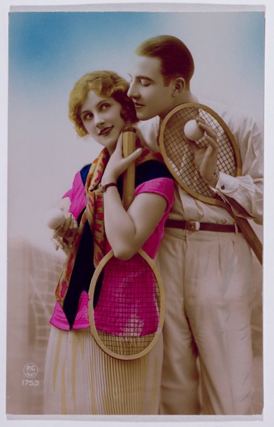 Postkort med elskere på en tennisbane, ca. 1930 af French School