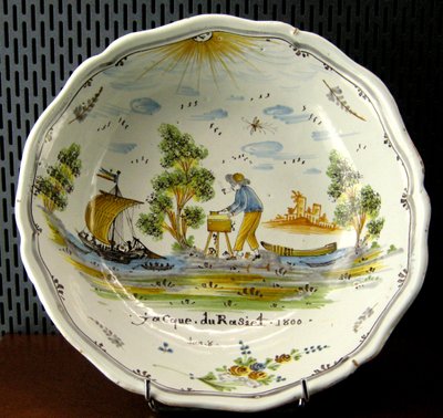 Salatskål, der forestiller en håndværker og både på Loire, Nevers, 1800 (keramik) af French School